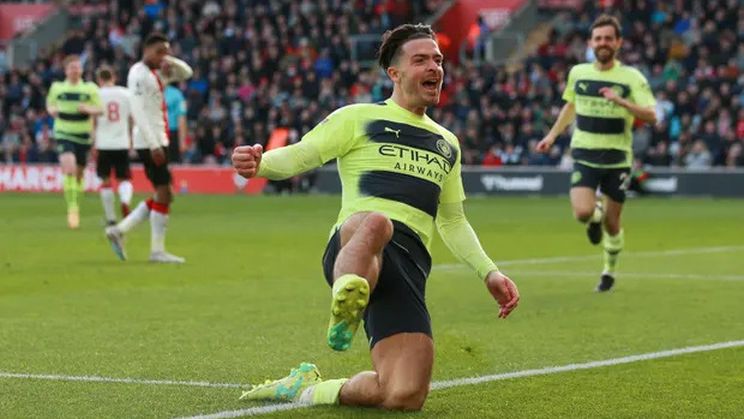 Jack Grealish merayakan setelah menggandakan keunggulan Manchester City