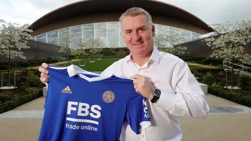 leicester menunjuk dean smith sebagai manajer baru
